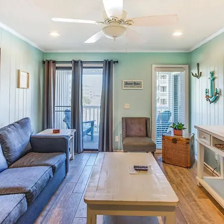 First Floor With Ground Floor Access - Steps To The Beach!
